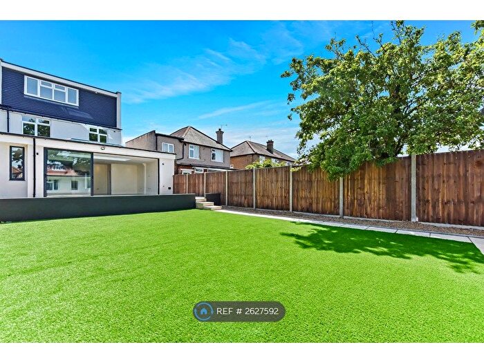 5 Bedroom Semi-Detached House To Rent In Kings Way, Harrow, HA1