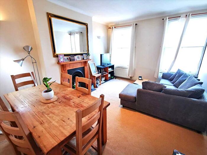 2 Bedroom Flat To Rent In Upper Richmond Road, London, SW15