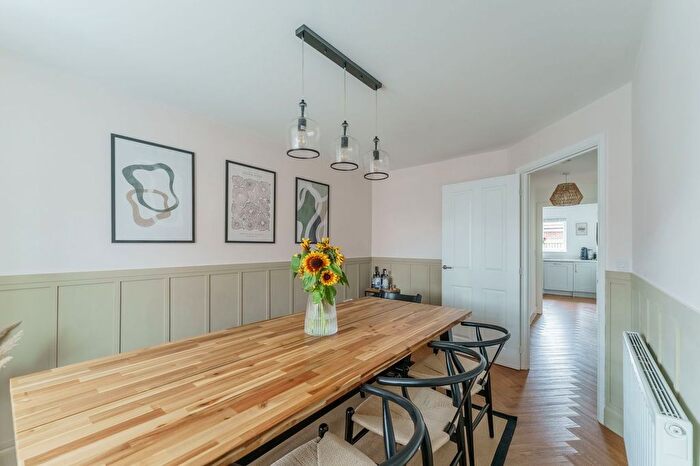 4 Bedroom Detached House For Sale In Bay Street, Thorpe Willoughby, YO8
