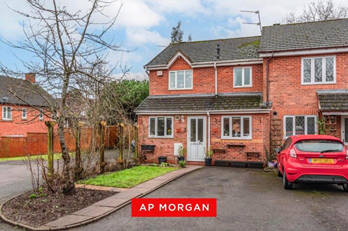 3 Bedroom End Of Terrace House For Sale In Bear Hill Drive, Alvechurch, Birmingham, Worcestershire, B48
