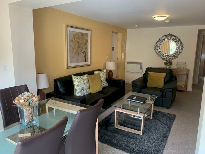 2 Bedroom Flat To Rent In Cotham Lawn Apartments, Cotham Lawn Road, Cotham, BS6