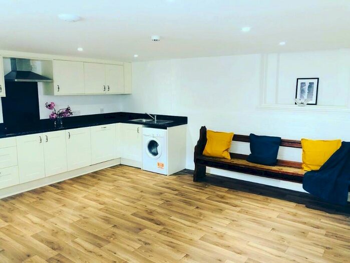 1 Bedroom Apartment To Rent In Endsleigh Park, Beverley Road, Hull