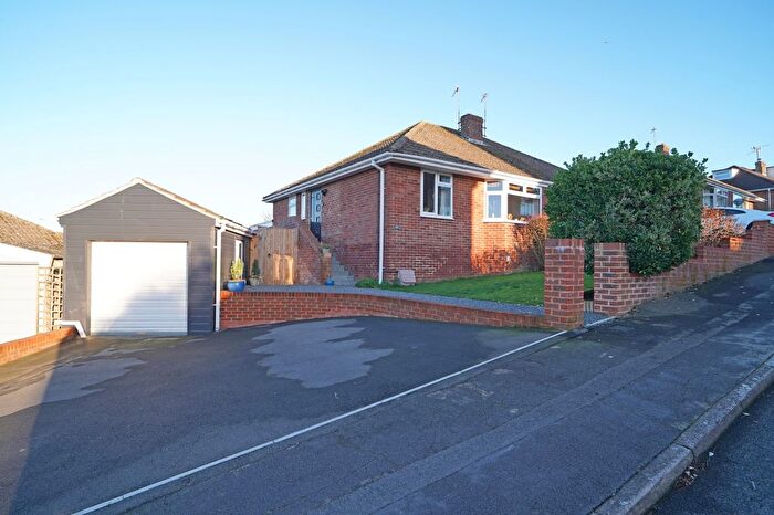 2 Bedroom Bungalow For Sale In Folly Crescent, Highworth, SN6