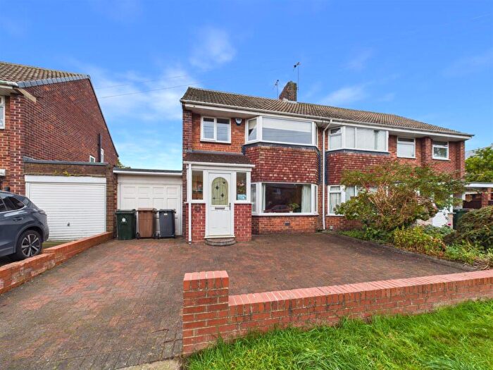 3 Bedroom Semi-Detached House For Sale In Thorntree Drive, West Monkseaton, NE25