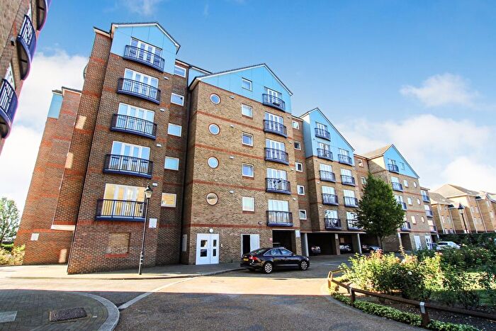 2 Bedroom Flat For Sale In Argent Court, Argent Street, Grays, Essex, RM17