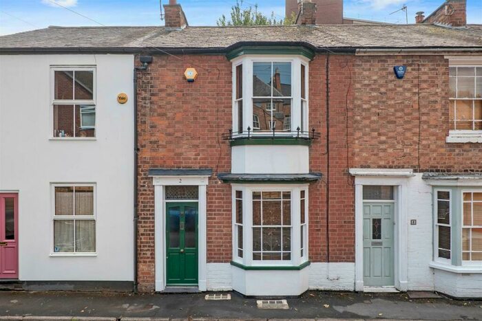 3 Bedroom Terraced House For Sale In Woodbine Street, Leamington Spa, CV32