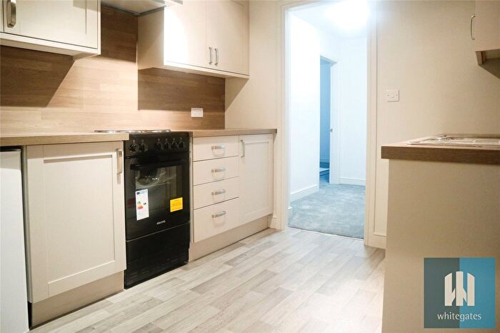 1 Bedroom Flat To Rent In Wakefield Road, Dalton, Huddersfield, HD5