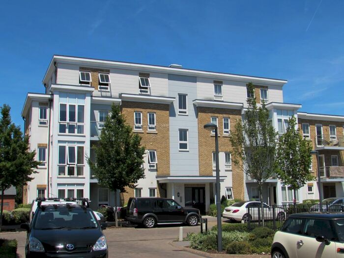 2 Bedroom Apartment To Rent In Kingfisher Drive, Maidenhead, SL6