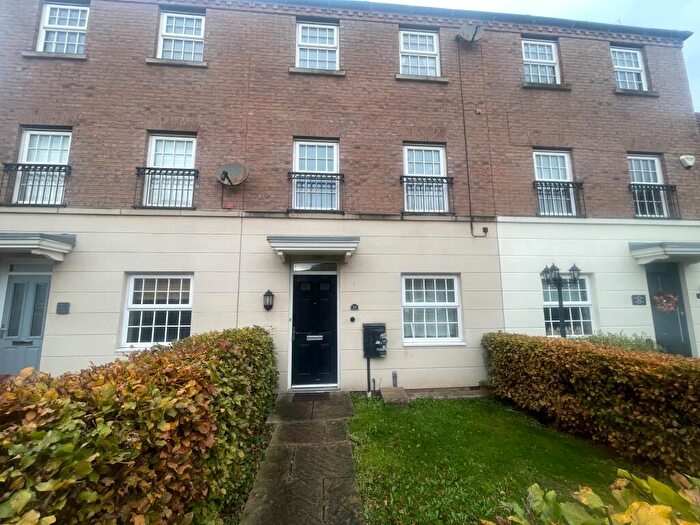 4 Bedroom Town House To Rent In Cordelia Way, Chellaston, Derby, DE73