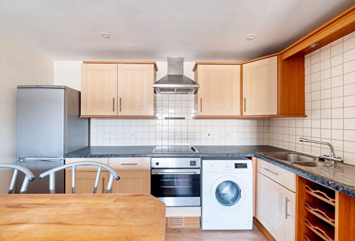 2 Bedroom Flat To Rent In Bath Road, Cheltenham, GL53