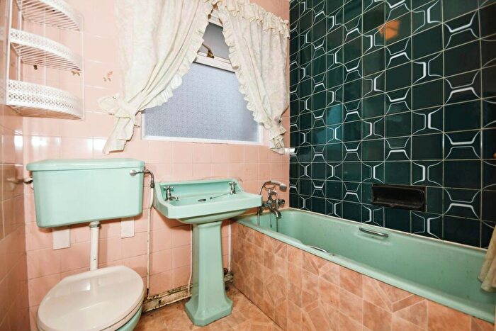 3 Bedroom Bungalow For Sale In Greaves Lane, Stannington, Sheffield, South Yorkshire, S6