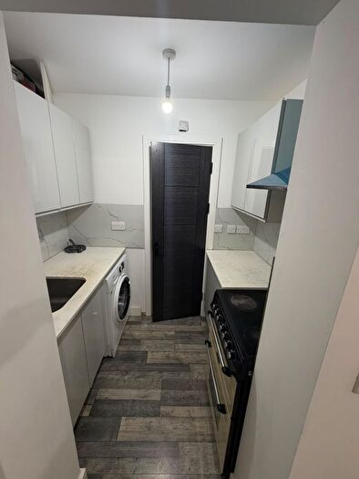 1 Bedroom Flat To Rent In Chadwel Heath, RM6
