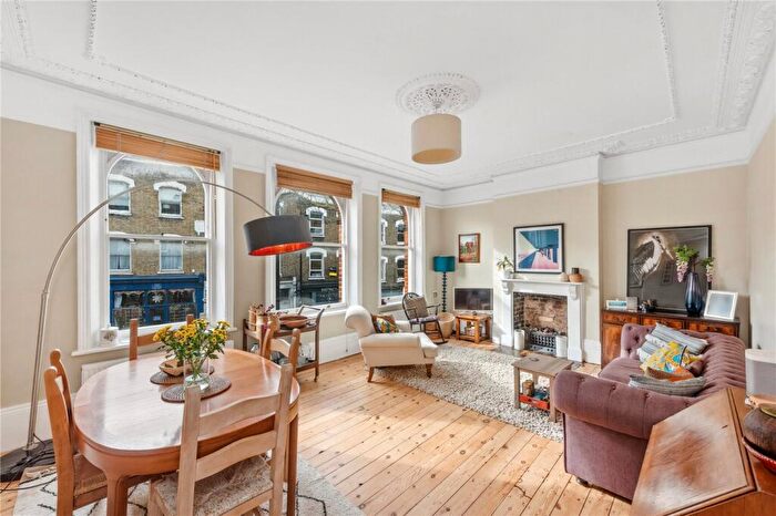 2 Bedroom Maisonette For Sale In Highbury Park, London, N5