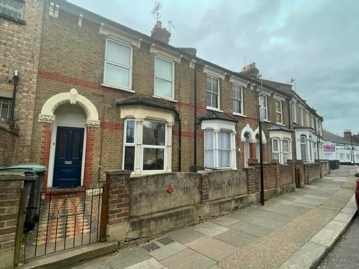 1 Bedroom Flat To Rent In Forster Road, Tottenham, N17