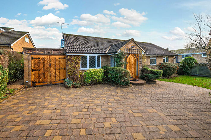 3 Bedroom Detached Bungalow For Sale In Sycamore Avenue, Hatfield, AL10