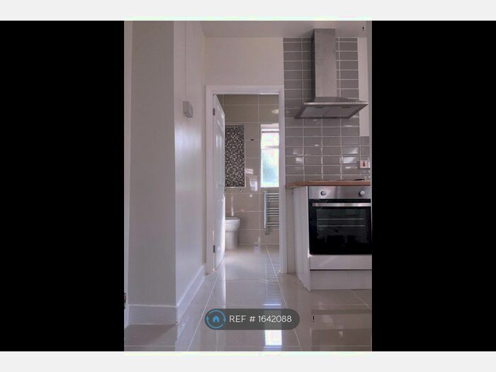 1 Bedroom Flat To Rent In Albert Street, Slough, SL1