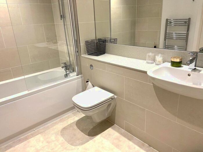 2 Bedroom Flat To Rent In The Priory Queensway, Birmingham, B4