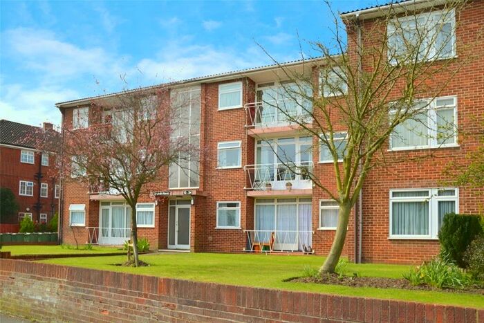 1 Bedroom Flat To Rent In Grange Road, Sutton, Surrey, SM2