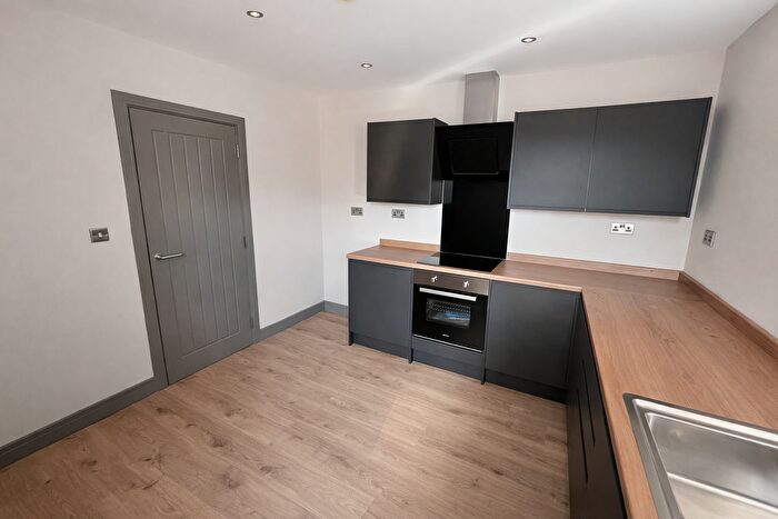 2 Bedroom Flat To Rent In Apartment Mason Gardens, Ropergate, Pontefract, WF8