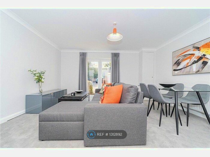 2 Bedroom Flat To Rent In Greengates, Reading RG30