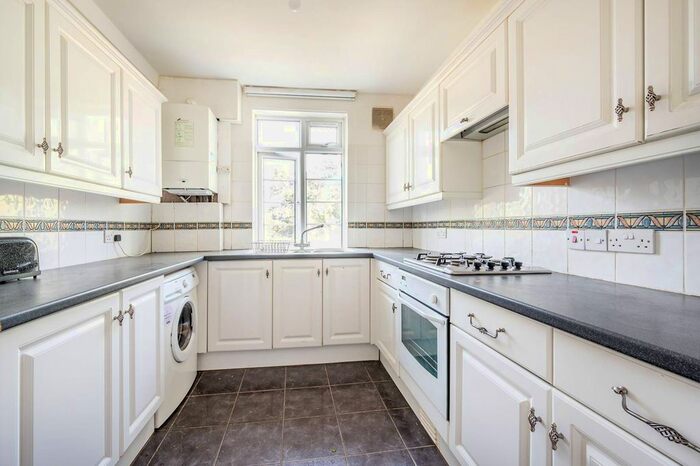 3 Bedroom Flat To Rent In Church Road, Isleworth, TW7