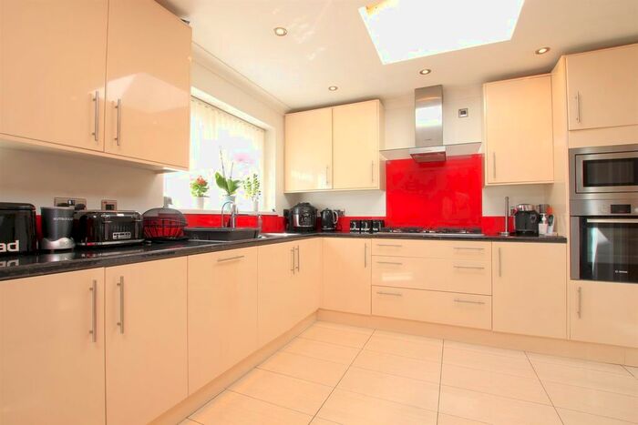 3 Bedroom Semi-Detached House To Rent In The Warren, Hounslow, TW5