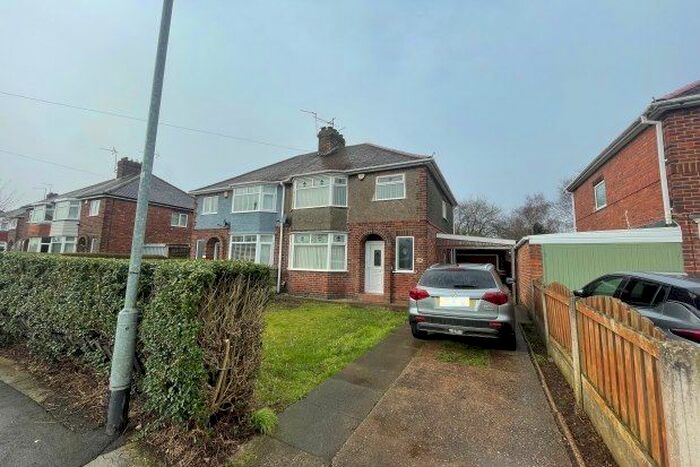3 Bedroom Semi-Detached House To Rent In Shortwood Avenue, Nottingham, NG15