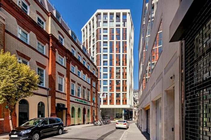 3 Bedroom Flat To Rent In Newton Street, London, WC2B