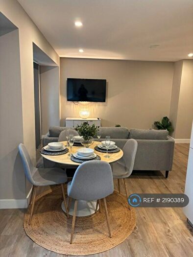 2 Bedroom Flat To Rent In The Glass House, Hull, HU1