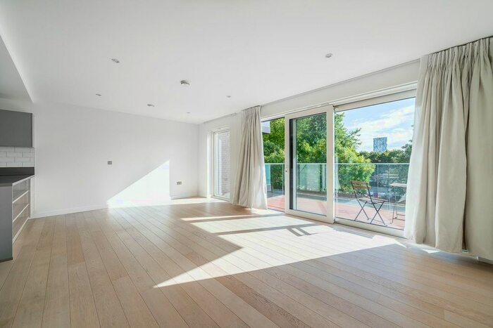 3 Bedroom Flat To Rent In Reminder Lane, London, SE10