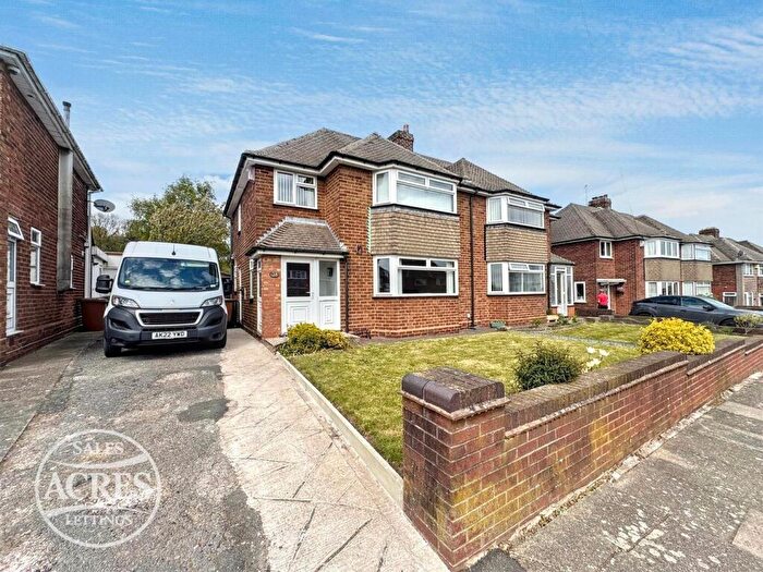 3 Bedroom Semi Detached House For Sale In Pomeroy Road, Great Barr, Birmingham, B43