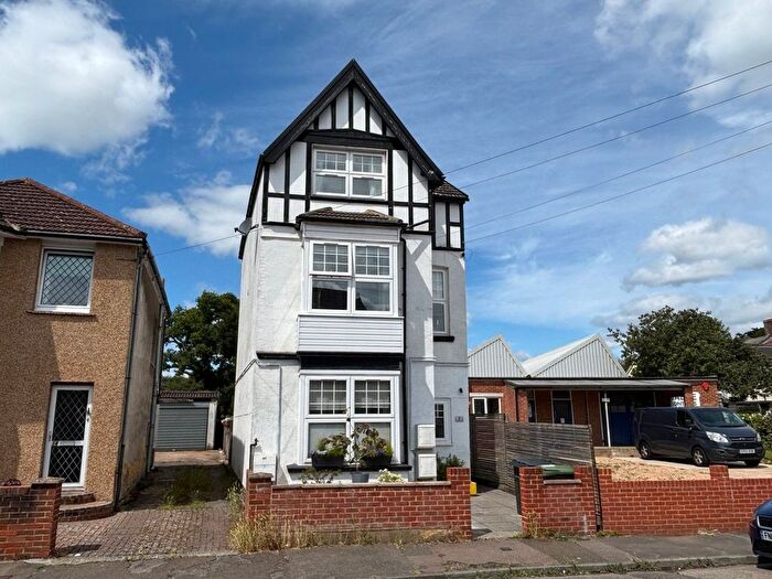 2 Bedroom Flat For Sale In Chandler Road, Bexhill On Sea, TN39