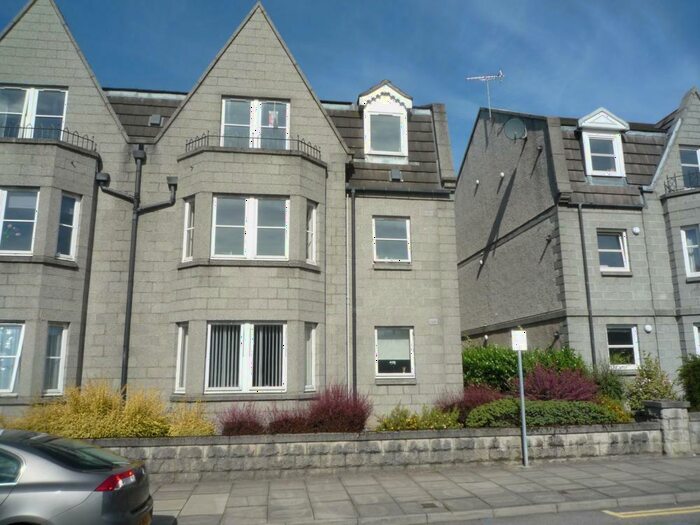 2 Bedroom Flat To Rent In Albury Gardens, Aberdeen, AB11