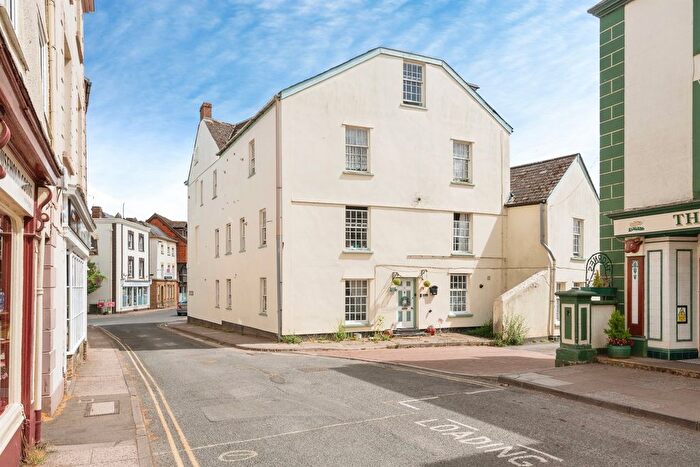 2 Bedroom Flat For Sale In West Street, Wiveliscombe, Taunton, TA4