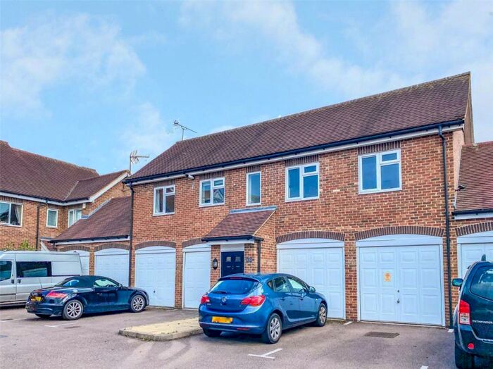 1 Bedroom Detached House To Rent In Kennedy Close, London Colney, St. Albans, AL2