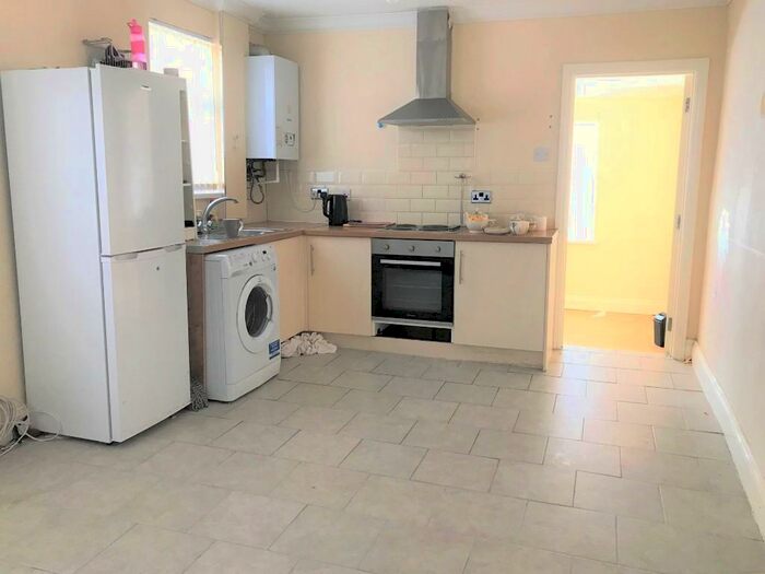 2 Bedroom Terraced House To Rent In Cambridge Street, Cardiff(City), CF11