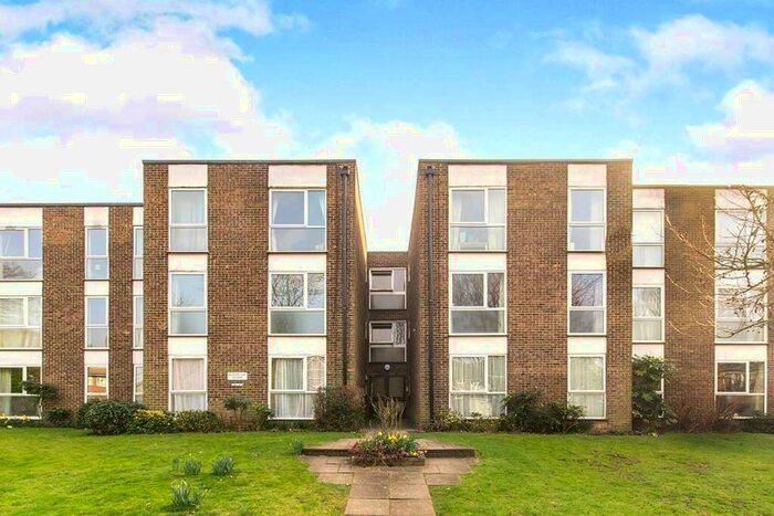 1 Bedroom Flat To Rent In Eaton Road, Sutton, Surrey, SM2