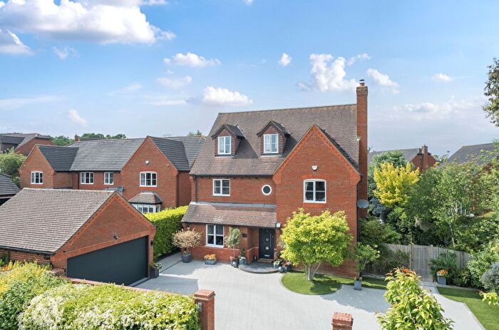 5 Bedroom Detached House For Sale In Chestnut Avenue, Bromham, Bedford, MK43