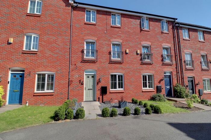 4 Bedroom Town House To Rent In Felton Close, The Crossings, Stafford, ST17