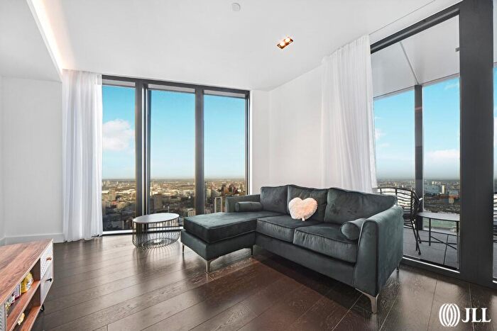 2 Bedroom Apartment To Rent In Amory Tower, Marsh Wall, E14