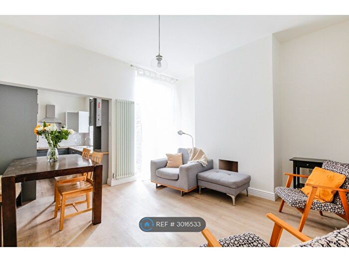 3 Bedroom Terraced House To Rent In Abbey Hey Lane, Abbey Hey, Manchester, M18
