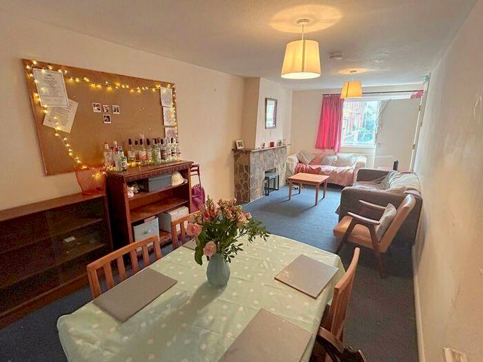 4 Bedroom Terraced House To Rent In Shanklin Road, Brighton, BN2