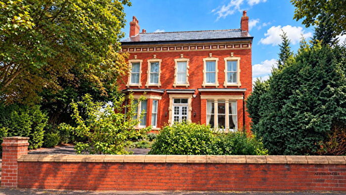 6 Bedroom Link Detached House For Sale In Trafalgar Road, Birkdale, PR8