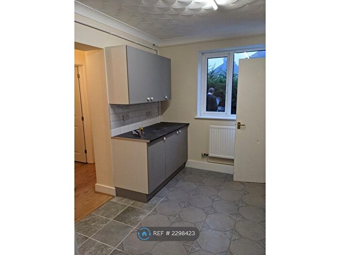 6 Bedroom Semi-Detached House To Rent In Scarnell Road, Norwich, NR5