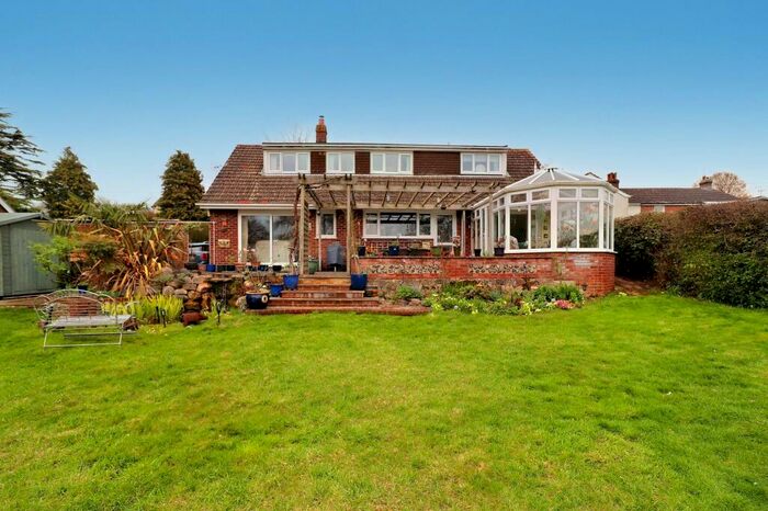 4 Bedroom Chalet For Sale In High Street, Soberton, SO32