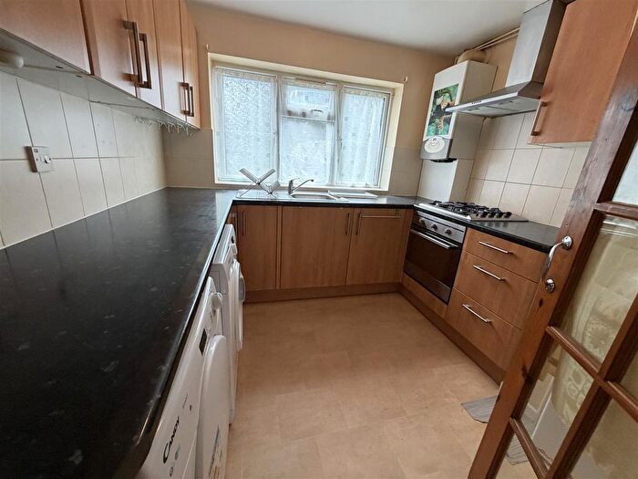 2 Bedroom Flat To Rent In Angelfield, St. Stephens Road, TW3