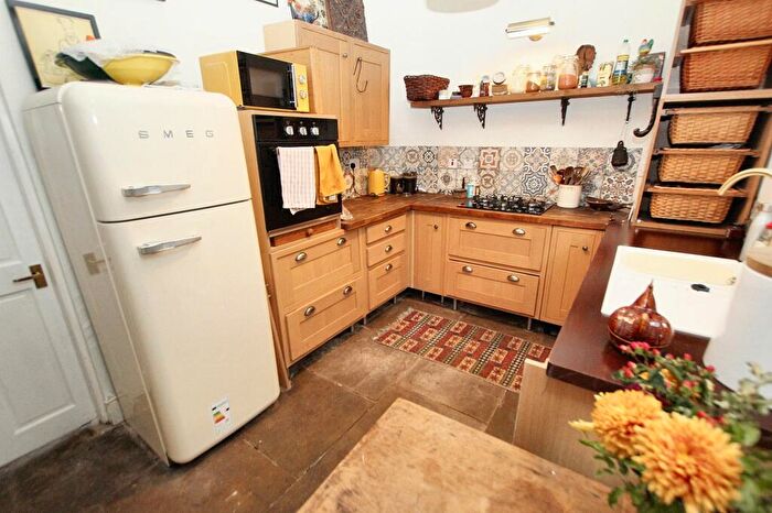3 Bedroom End Of Terrace House For Sale In Knowlwood Road, Todmorden, OL14