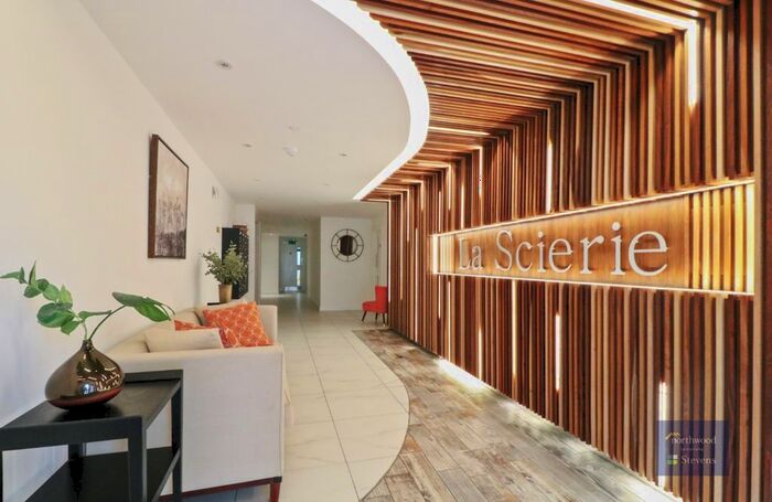 2 Bedroom Flat To Rent In Victoria Crescent, Ashford, TN23