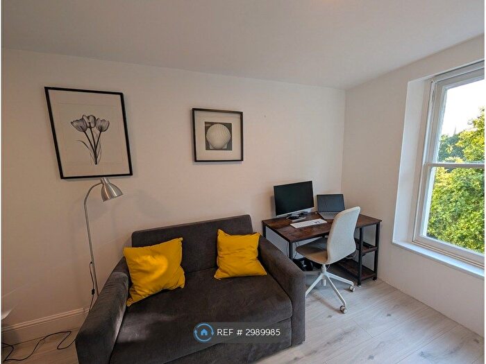 Studio To Rent In Leinster Gardens, London, W2