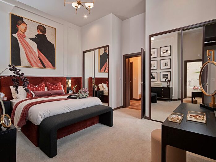 2 Bedroom Flat For Sale In The Head Quarters, Military Headquarters Building, Steeles Road, Aldershot, GU11